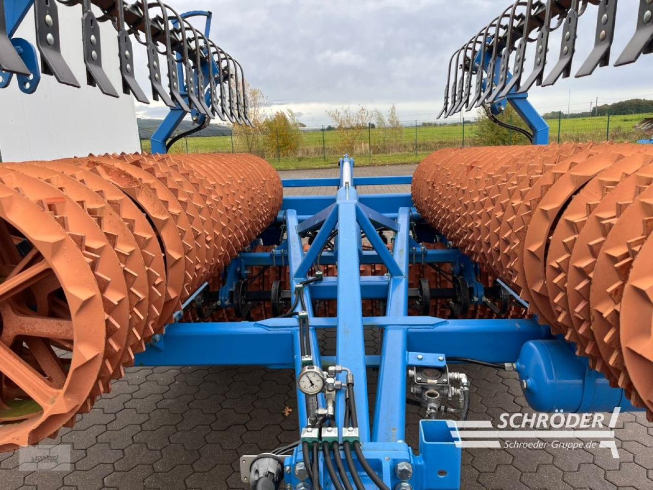 Sonstige Bodenbearbeitungsgeräte des Typs Tigges CAMBRIDGEWALZE CERAFLEX |VORFÜHRMASCHINE, Gebrauchtmaschine in Leizen (Bild 4)